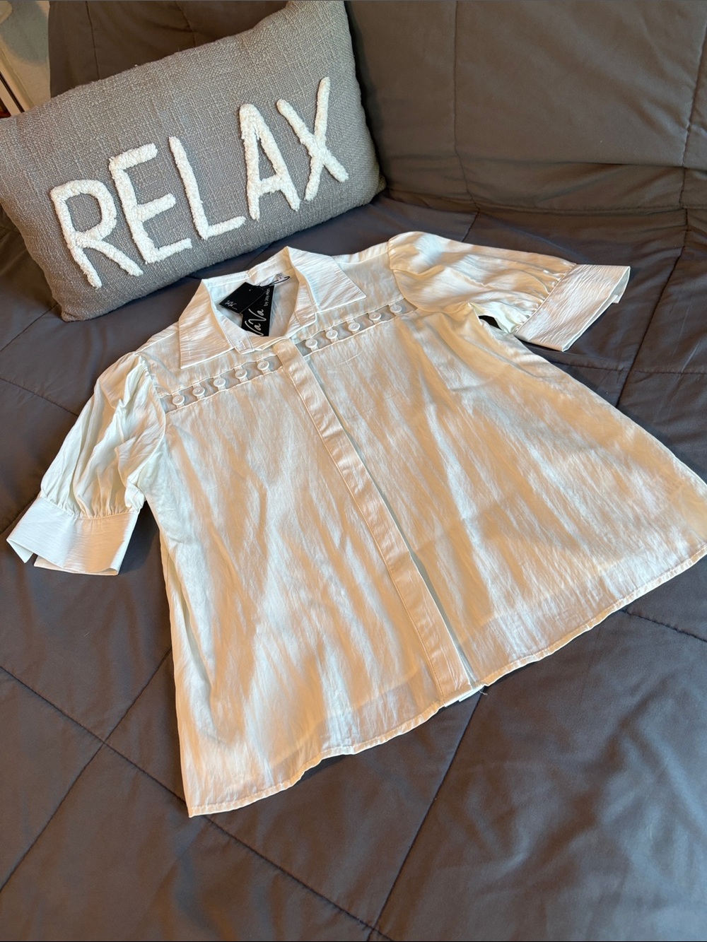 Joy Han VaVa S New White Short Sleeve Button-Front Blouse Classic Romantic Shirt